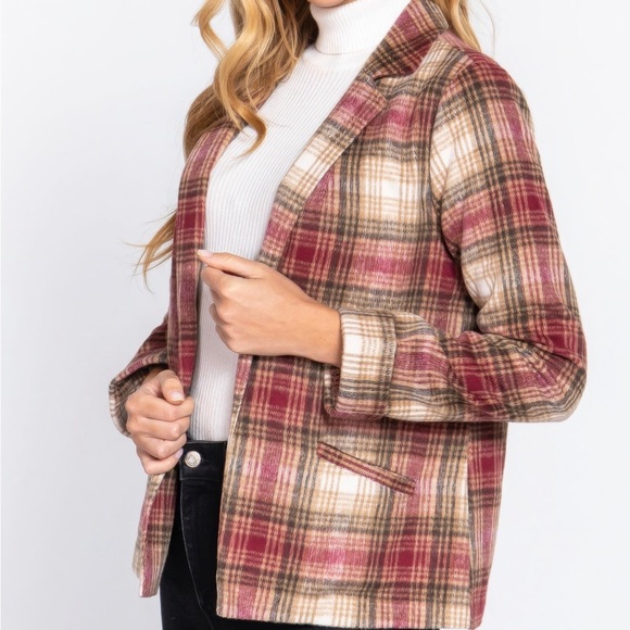 Notched Collar Plaid Jacket - Picture 4 of 5